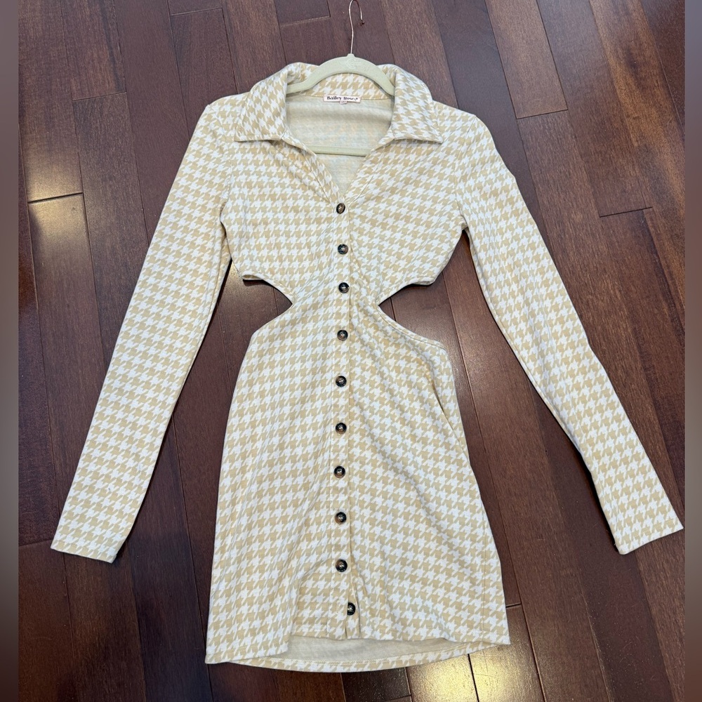 NEVER WORN Bailey Rose Beige Long Sleeve Mini Dress